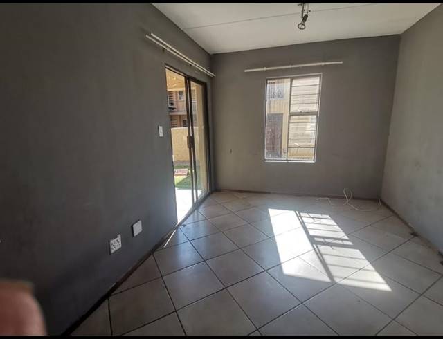 2 BEDROOM SIMPLEX FOR SALE IN ALBERTSDAL